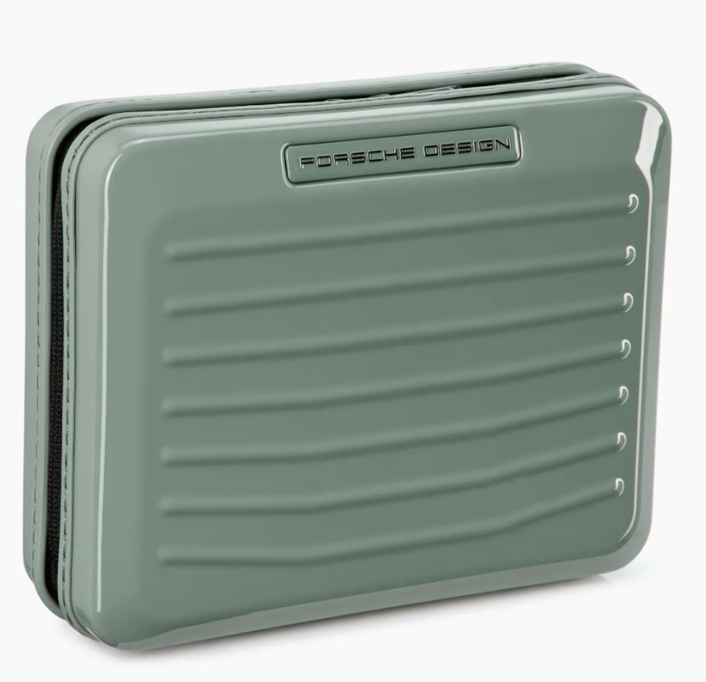 Picture of Roadster Hardcase Multi-Purpose Case – Porsche Cayenne Electric Lifestyle