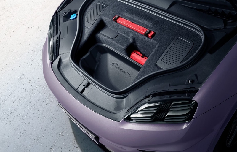 Picture of Front Luggage Compartment Pan, Macan 95C 2024-